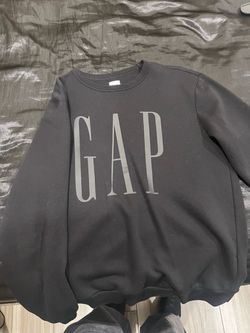 black gap sweater