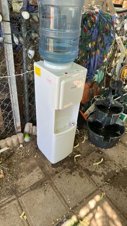 Primo, hot and cold water dispenser made on September 2022