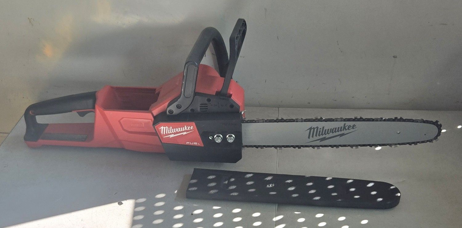 Milwaukee Chainsaw