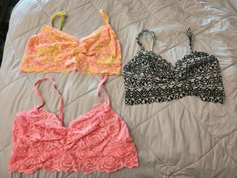 VS Pink Lace Bralattes Size Large