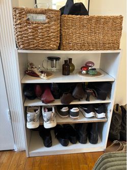 Shoe shelf