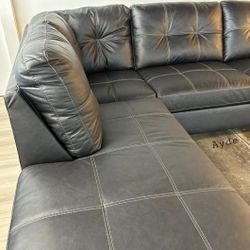 AP🎉 Black Sectional Couch With Chaise// Financing & Delivery 