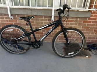Trek MT200 Kids Bike