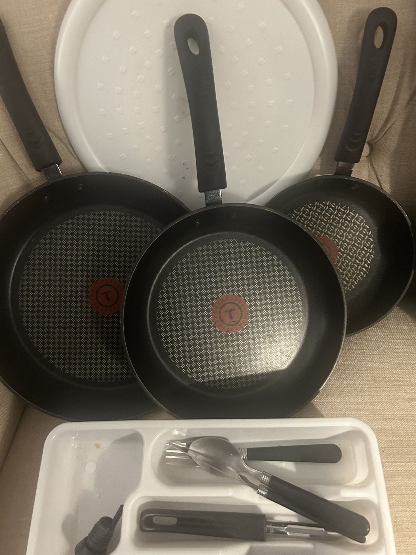 Misc kitchen items all for 20 cleaning out drawers need gone