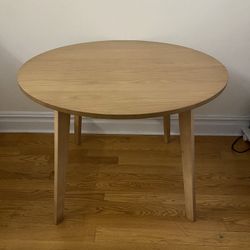 Round Table 