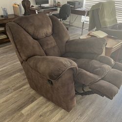 Large Recliner 