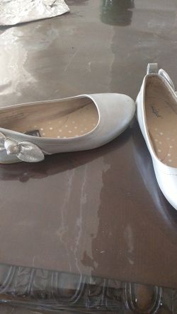 Girl's shoes