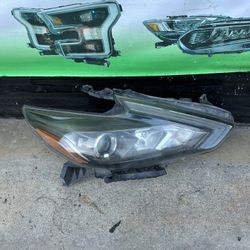 2016-2018 Nissan Altima Headlight Oem