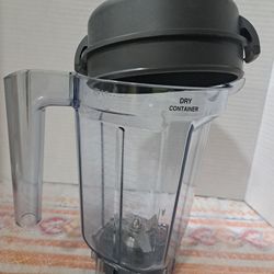 Vitamix.   Jar  32 oz  for Dry  Grains in Salsas  in more !,never used $50.00