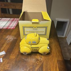 Yellow Taxi Cab Porcelain Cookie or candy RR Roman 