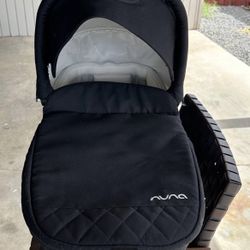 Nuna Bassinet