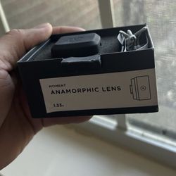 Moment M-Series Anamorphic Lens 1.33 Blue Flare 