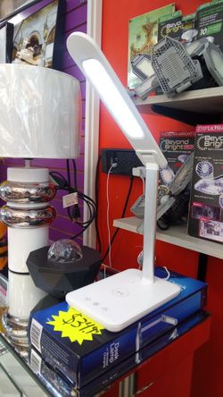 Desk Lamp With Wireless Charging 