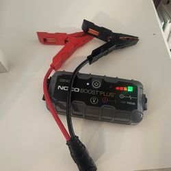 Portable Jump Starter / Battery Pack 