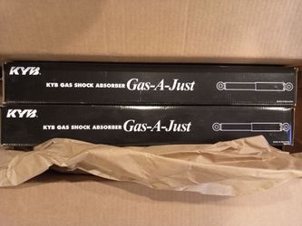 KYB KG5458 Gas-a-Just Struts