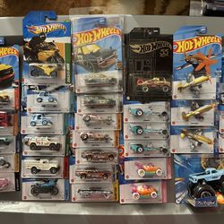 Hot Wheel Collection 393 Lot