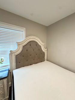 Bedroom set