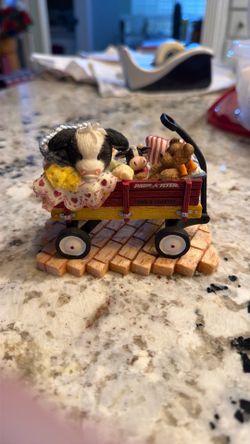 Figurine, Mary Moo Moos