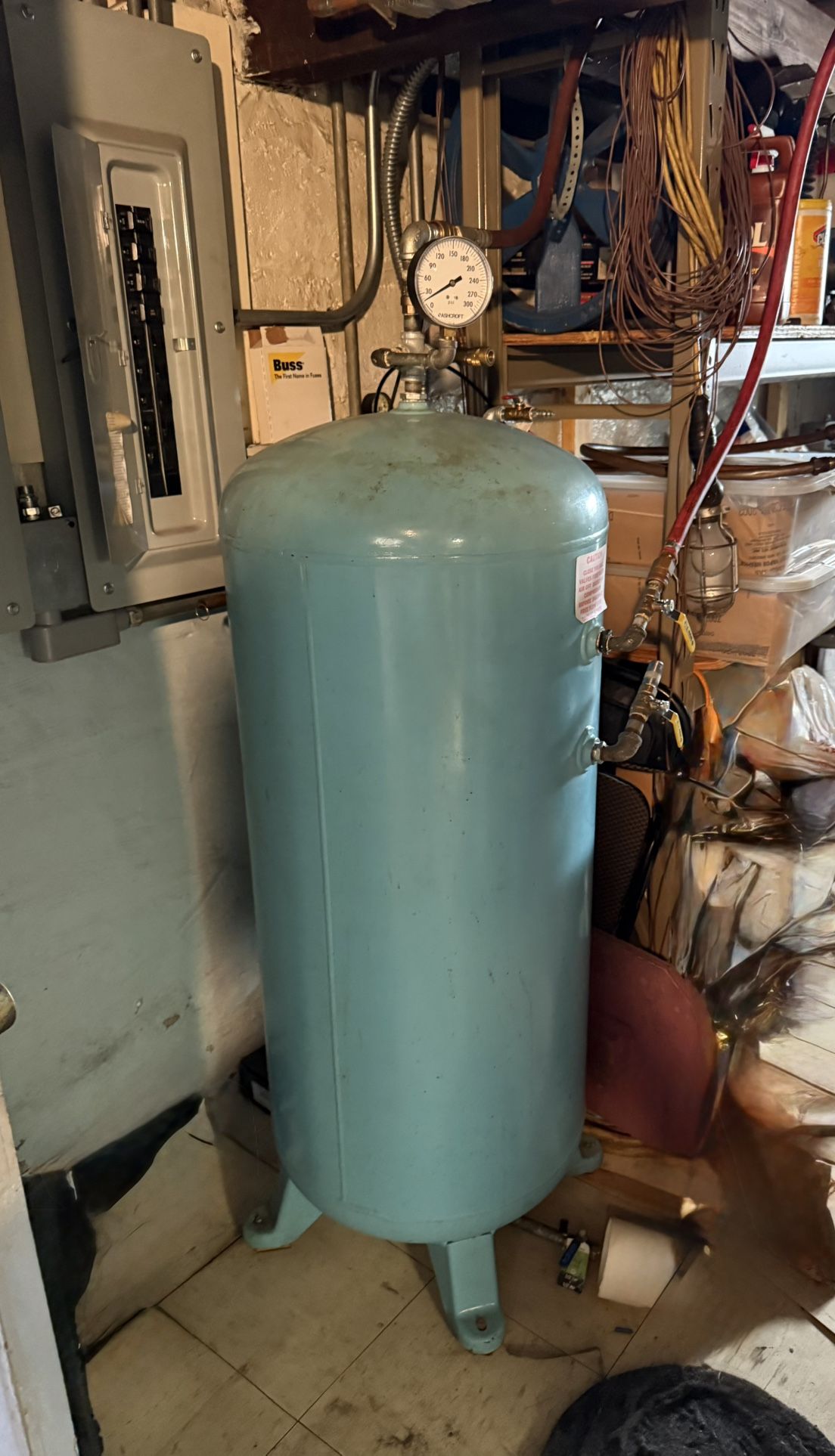 AIR COMPRESSOR TANK (no Compressor) EXCELLENT CONDITION. $300.00 OR BEST OFFER. LOCAL PICKUP ONLY. BUYER MUST DISASSEMBLE,PICK UP AND DELIVER.