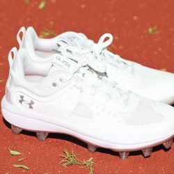 Under Armour UA Glyde Womens Softball Cleats Size 9 White Molded NEW No Box