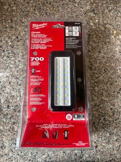 Milwaukee 700 Lumens Lamp