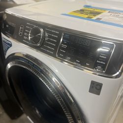GE 5.3 cu. ft. Smart Front Load Washer in White w/OdorBlock UltraFresh Vent + System, Microban Technology, Tier 2 EStar