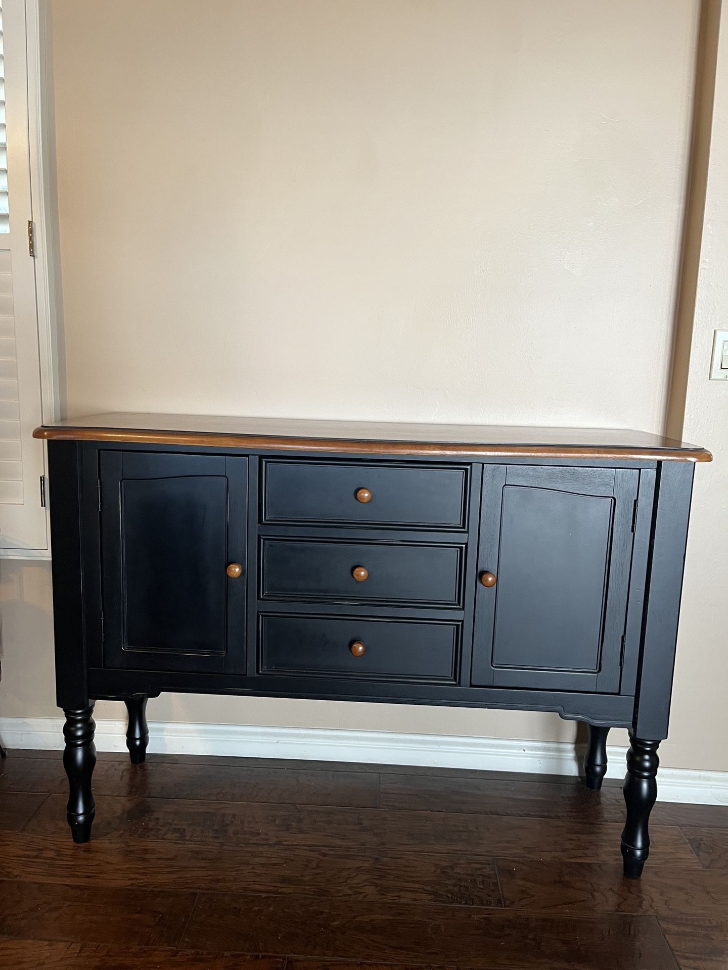 buffet, Sideboard, entryway table, media console, or dining room storage