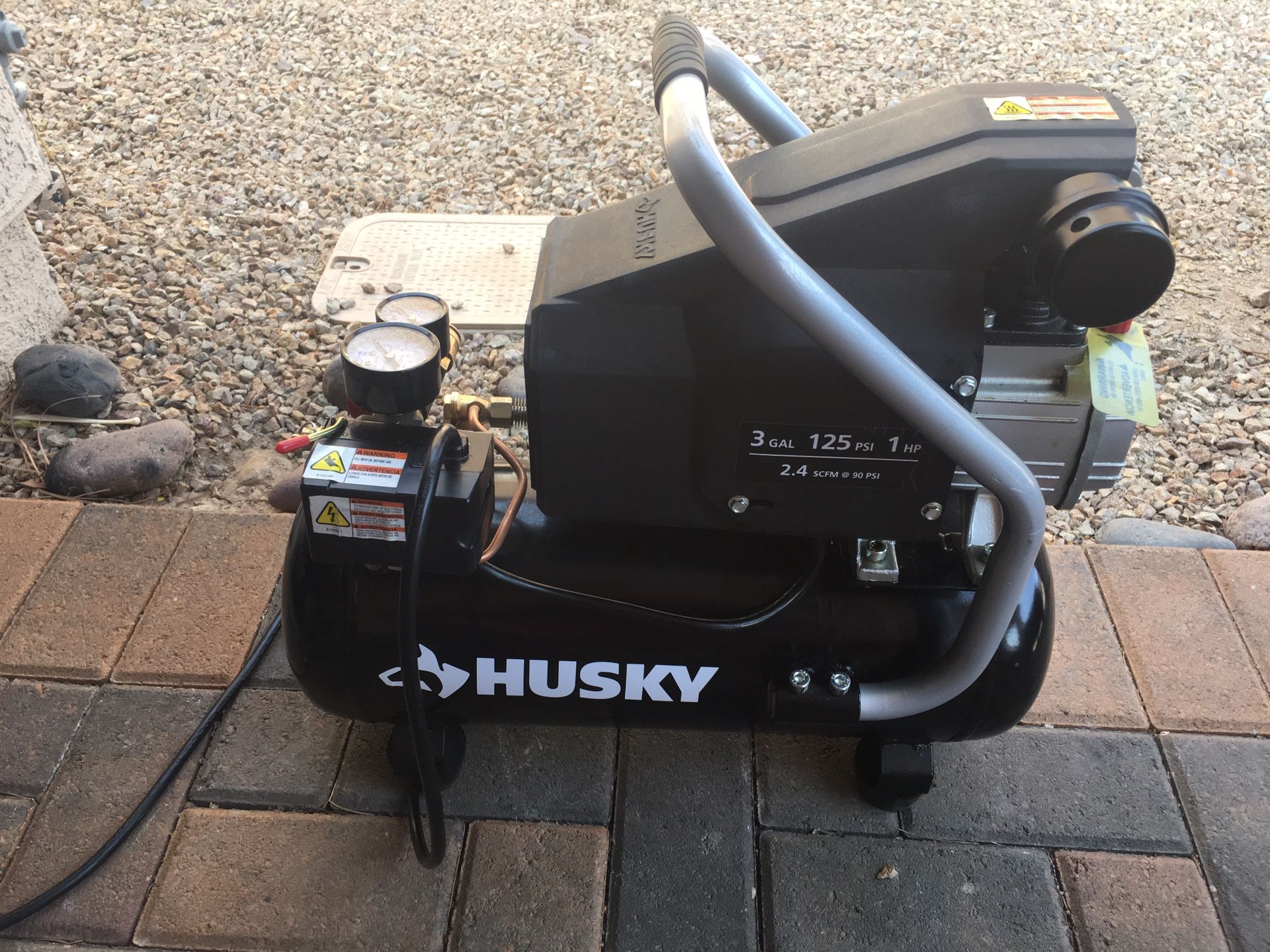 Husky air compressor 3 gal for Sale in Henderson, NV OfferUp