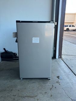 Mini fridge