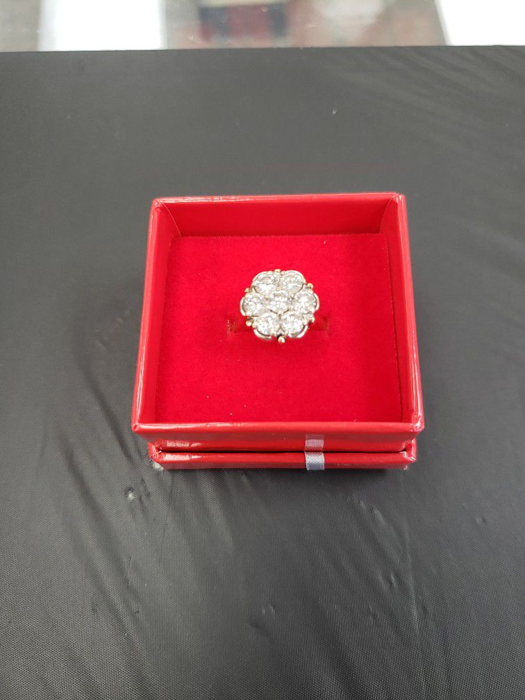 Ladies Diamond Cluster Ring 14k 6.2g