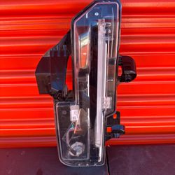 2020 - 2022 MAZDA CX-30 RIGTH PASSENGER SIDE LED FOG LIGHT OEM