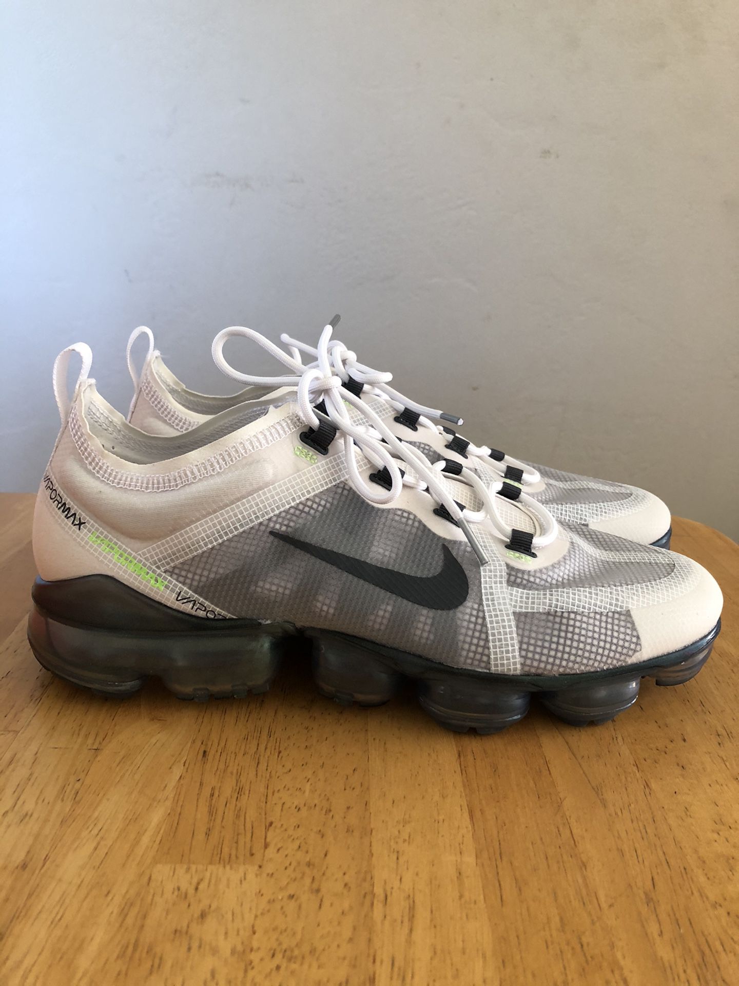 Brand new Nike air vapor max 2019 white gray running shoes men’s size 10