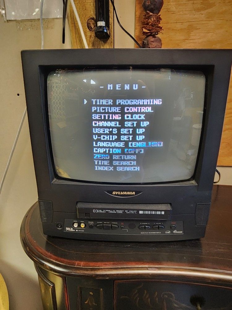 Sylvania TV \ VCR Combo
No remote
Works great!