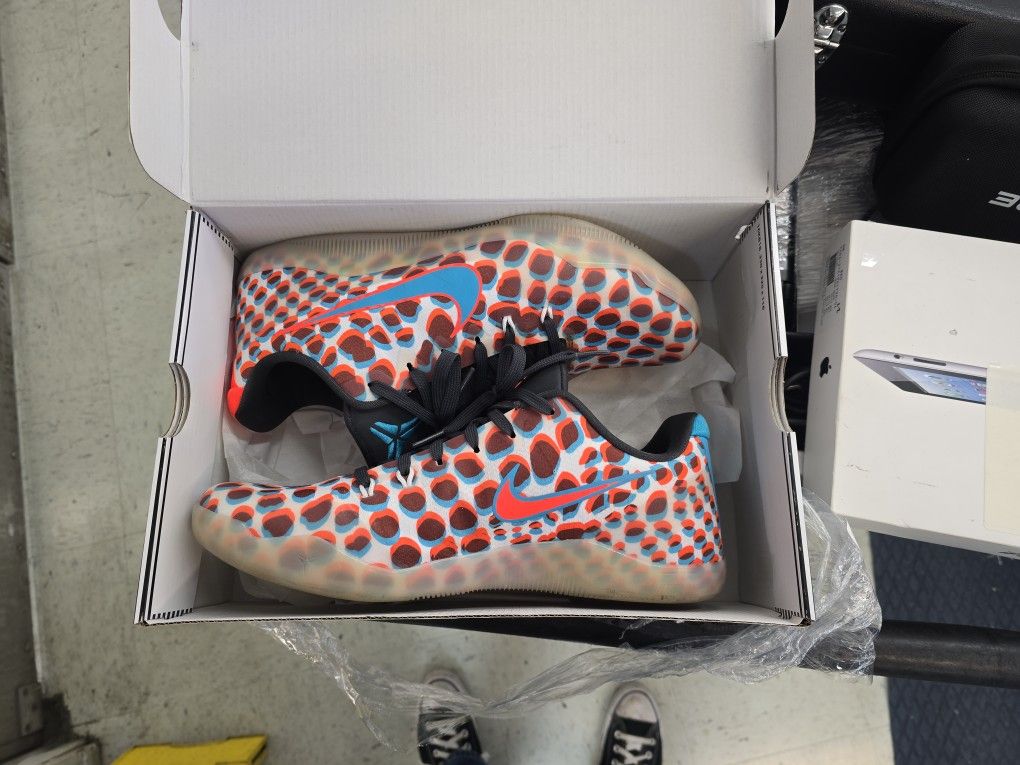 Nike KOBE 11 Em