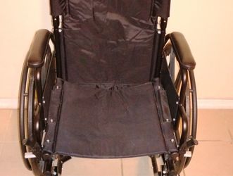 Proactive Protekt Cambria 2-in-1 Wheelchair & Transport Chair – Like New