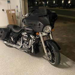 Harley Davidson FLHX