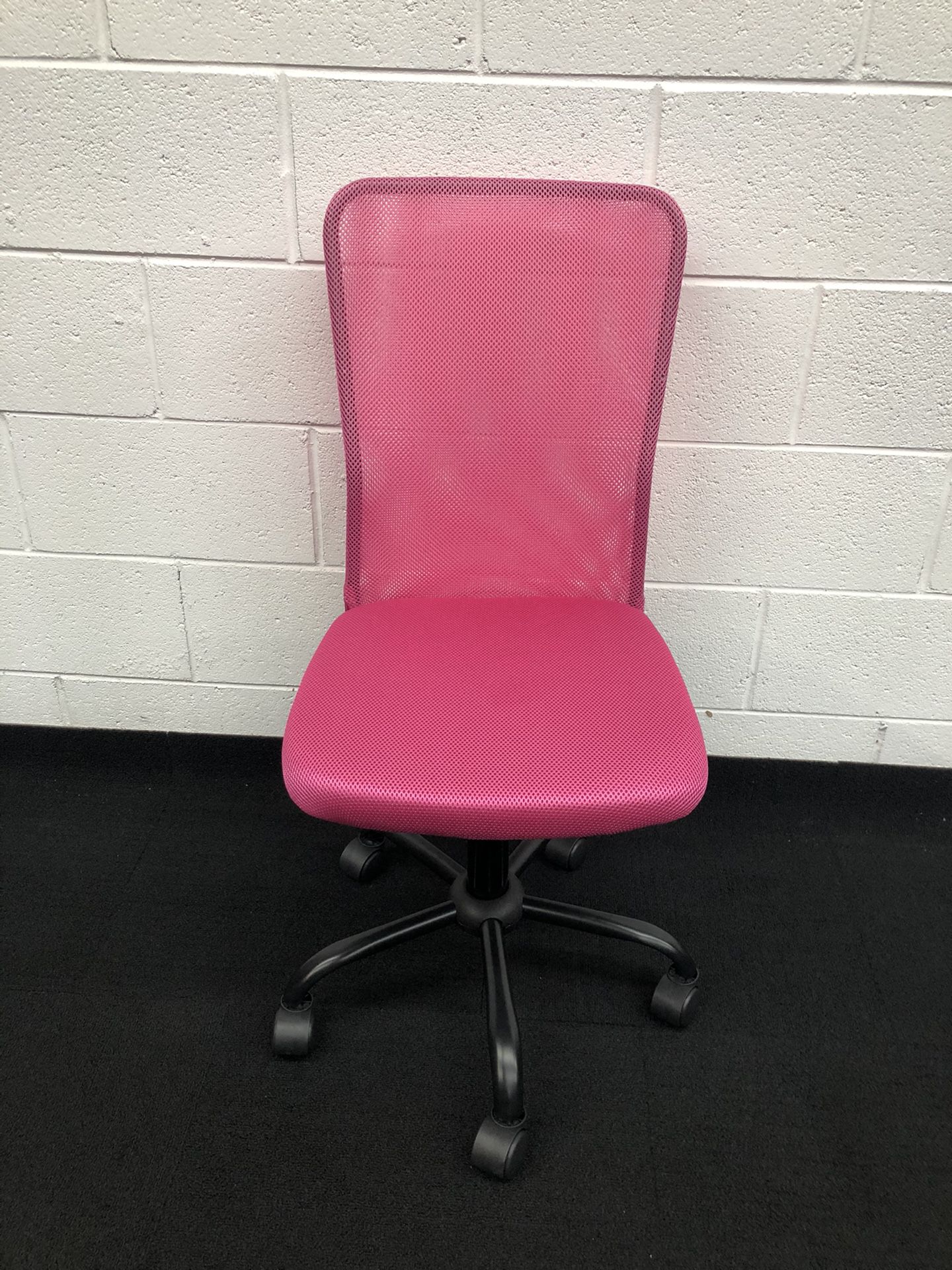 BRAND NEW PINK ADJUSTABLE MESH OFFICE CHAIR