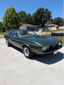 1973 mustang 302 v8 ￼Coupe