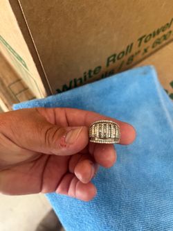 10k gold Mens ring size 9 with 2.10 karat Diamonds (Grand Prairie)