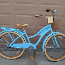 26"X2.35. Wider Tires Nel LUSSO WOMENS BEACH CRUISER BIKE. EXCELLLENT CONDITION 👌🏼