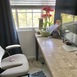 FREE STONE DINING TABLE 