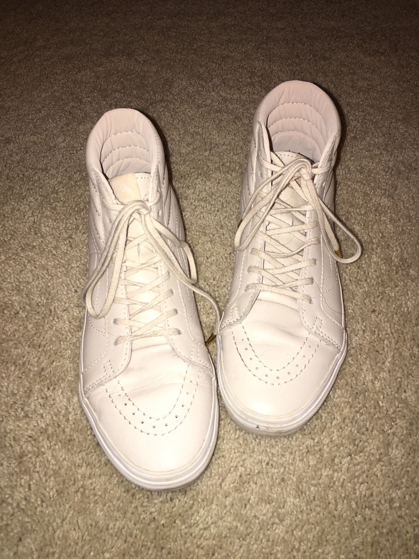 Women’s high top Leather Vans Sz 8 Cream color in excellent Condition