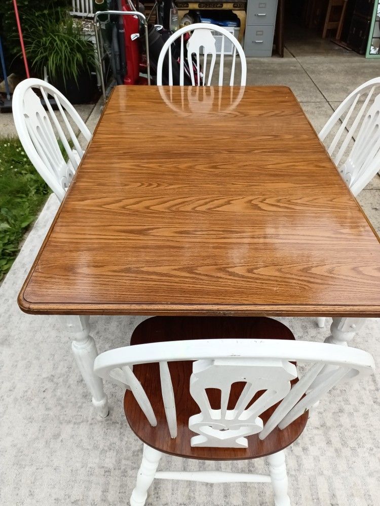 Gorgeous Dining Table Set