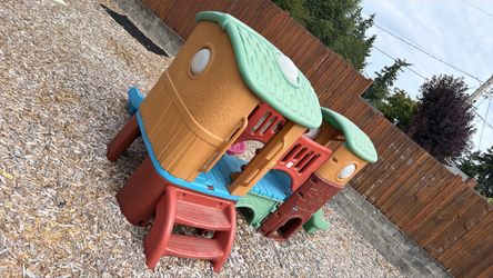 Kids play toy