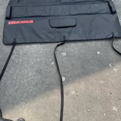 Yakima Roof Rack with 3 Bike Trays-Pad Sold separately 