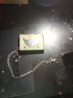 Clip on Zelda Hyrule symbol wallet