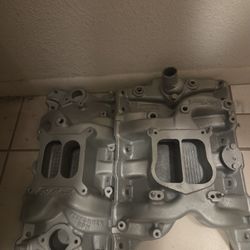 Two High Performance Eldebrock Intakes Mani