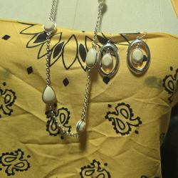 24 Inch White Agate Necklace With Matching Earrings  By Liz Claiborne 