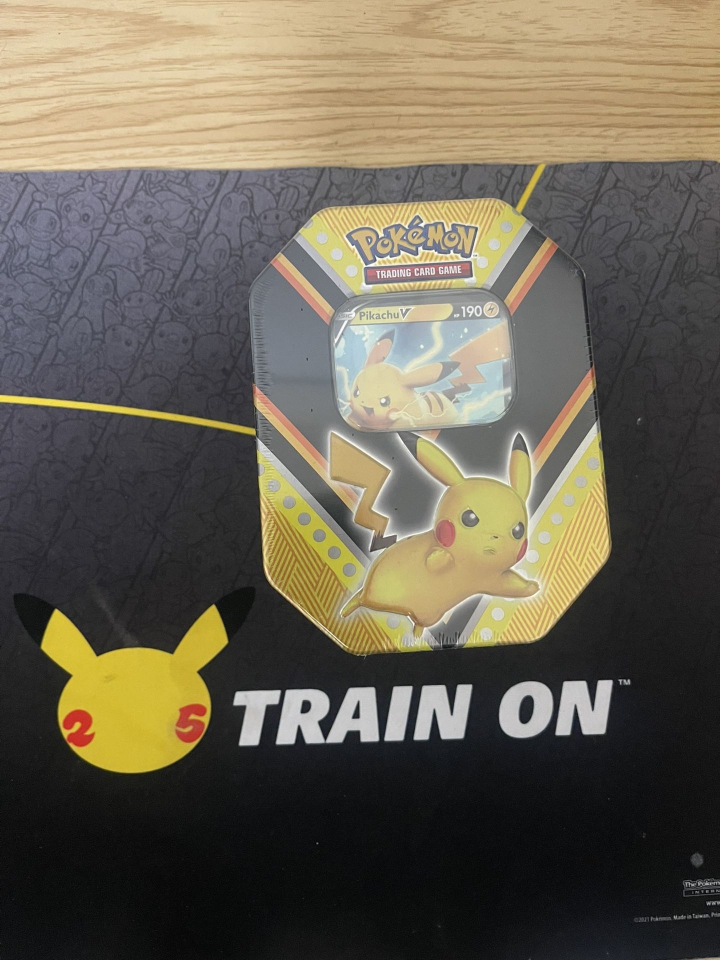 Pokemon V power tin
