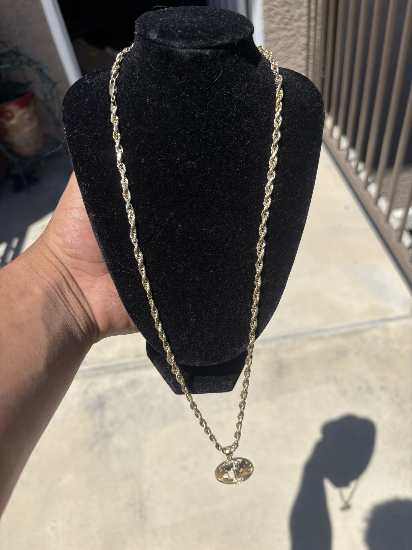 10k Gold Rope chain & Globe pendant